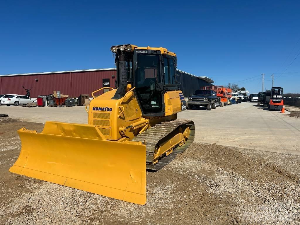 Komatsu D37PX-23 Telaketjupuskutraktorit