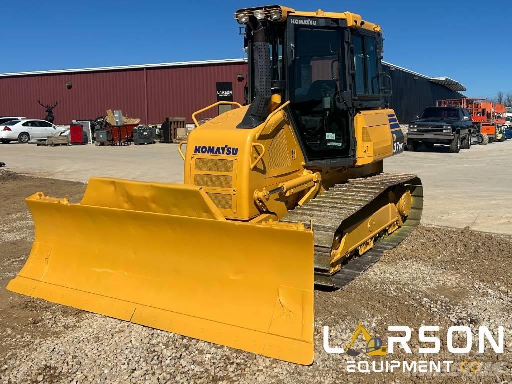 Komatsu D37PX-23 Telaketjupuskutraktorit