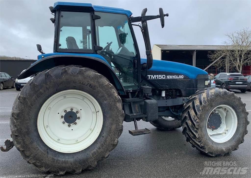 New Holland TM150 Traktorit