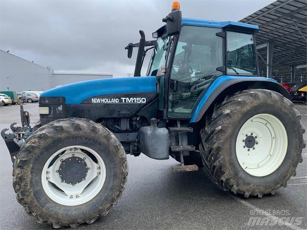 New Holland TM150 Traktorit