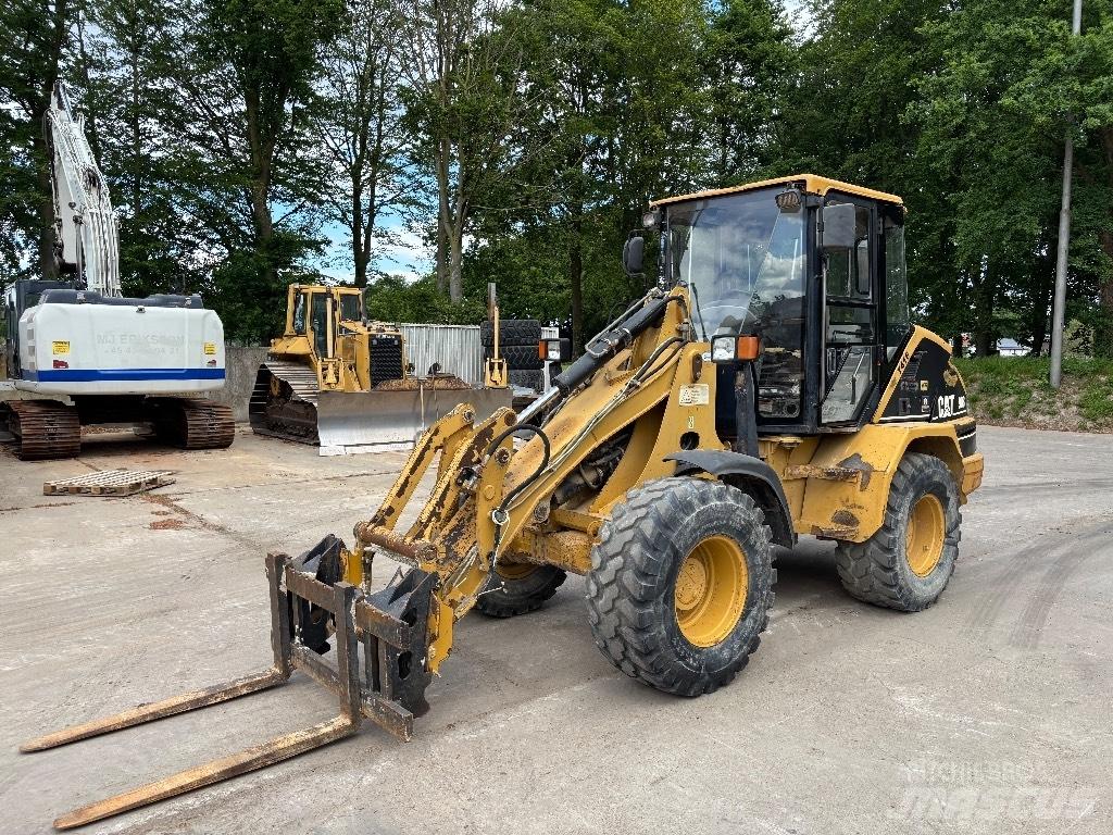CAT 908 Pyöräkuormaajat