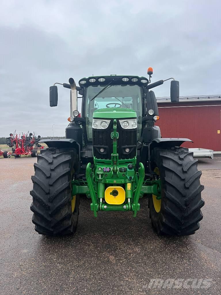 John Deere 6250 R Traktorit