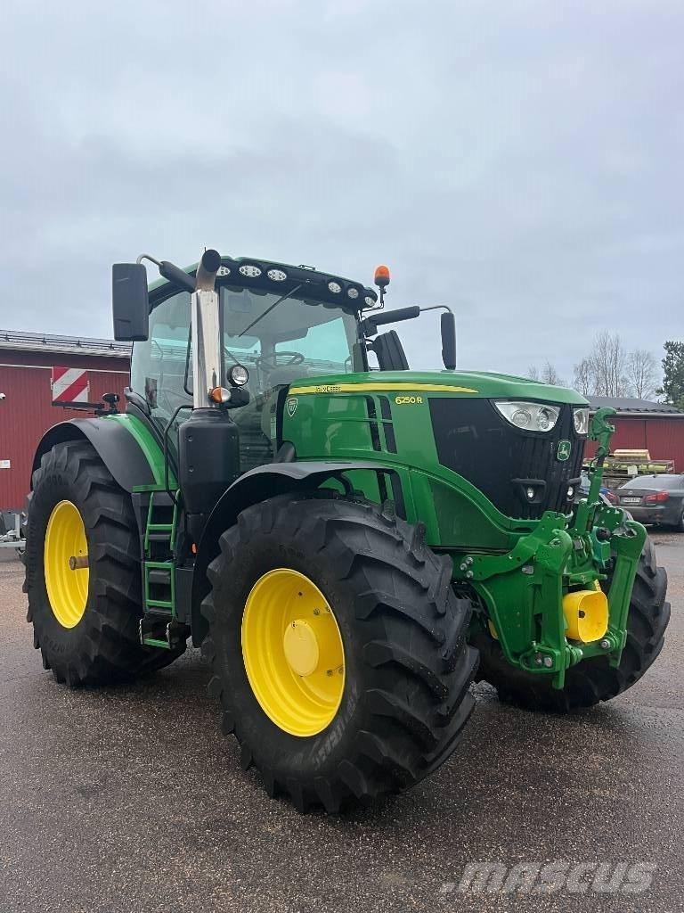John Deere 6250 R Traktorit