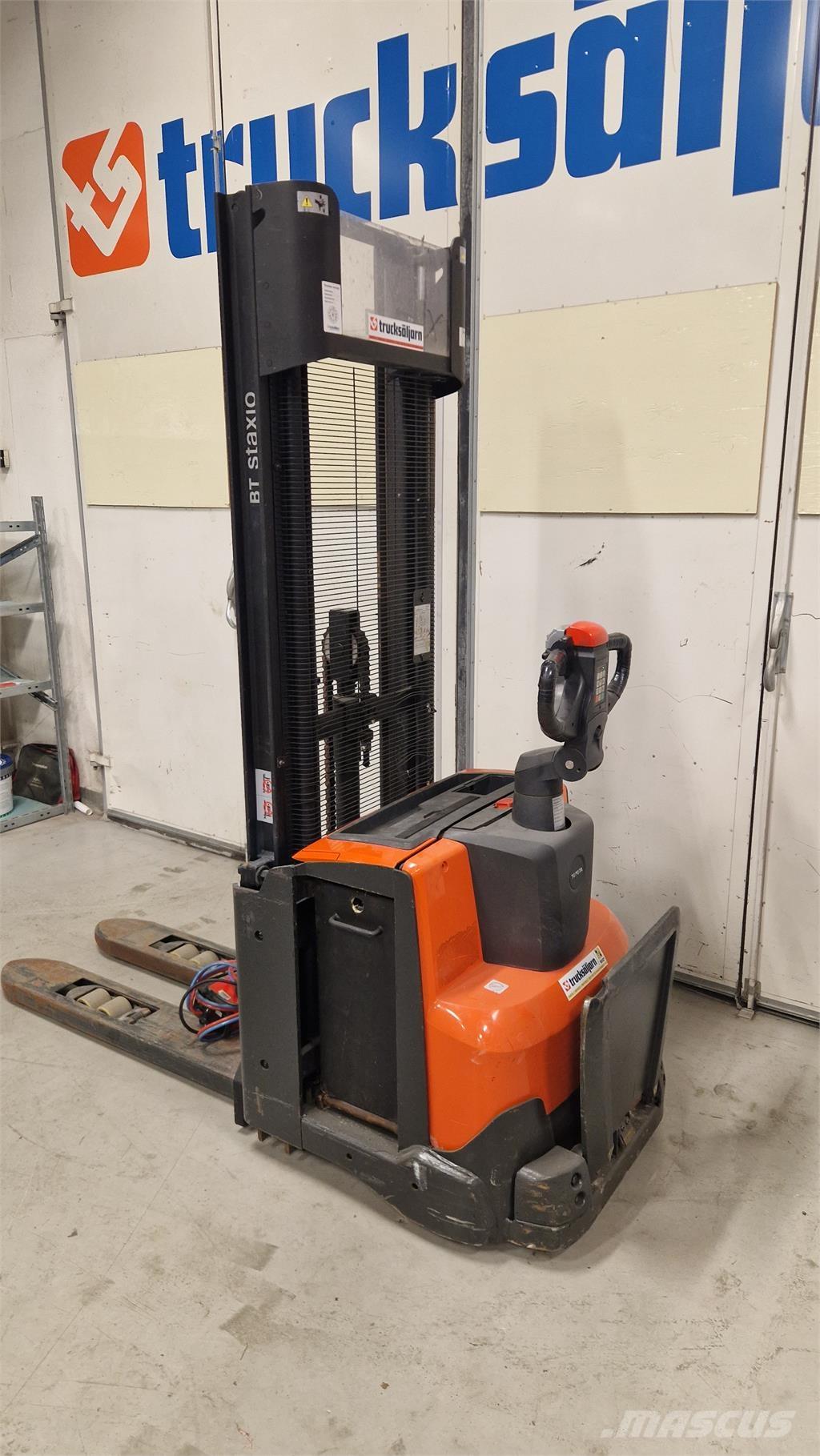 Toyota SWE120L Ajettavat pinoamisvaunut