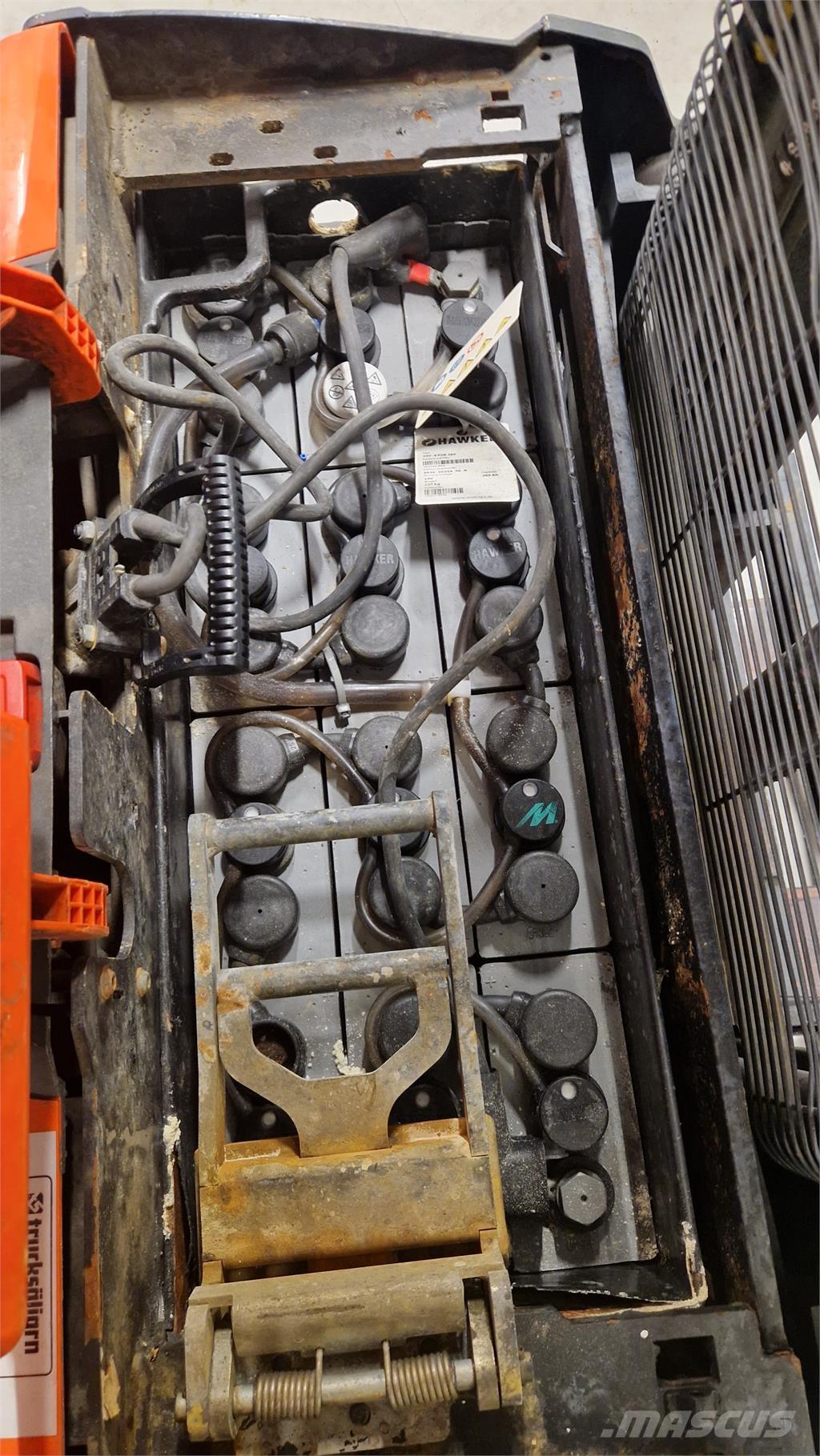 Toyota SWE120L Ajettavat pinoamisvaunut