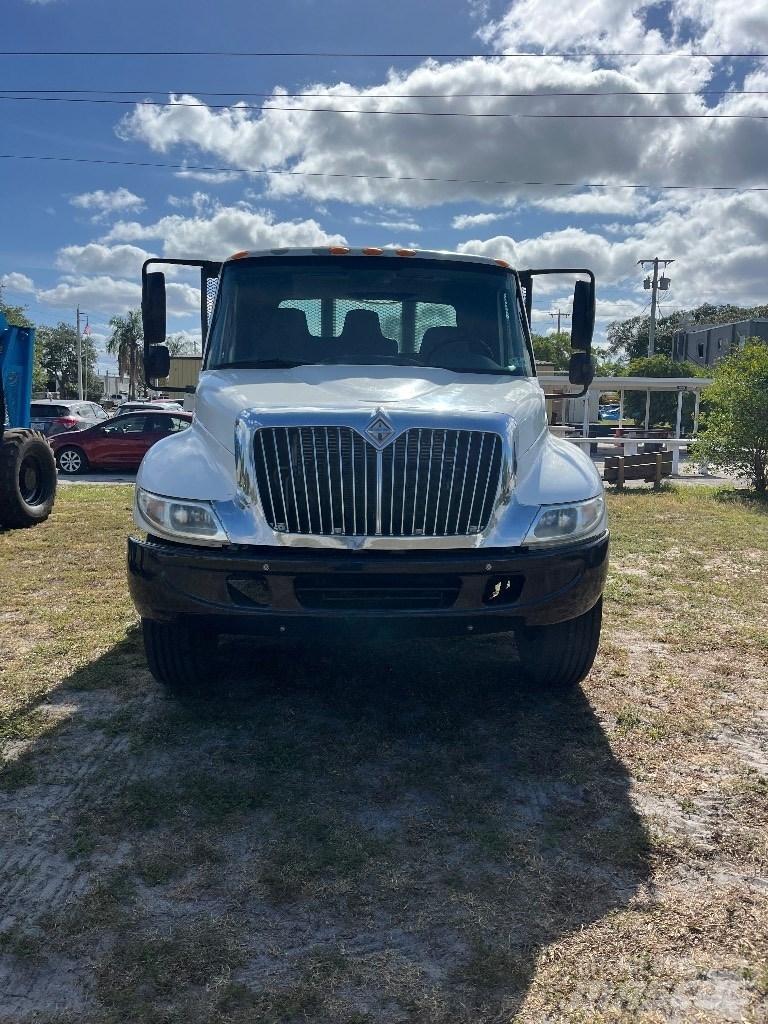 International 4200 Lava-kuorma-autot