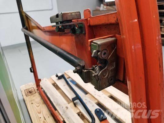 JLG 307 door Ohjaamo ja sisusta