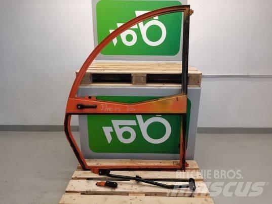 JLG 307 door Ohjaamo ja sisusta