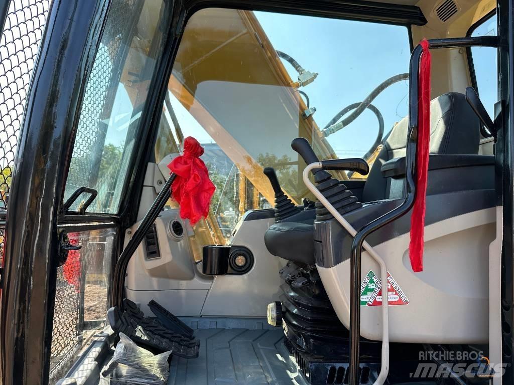 CAT 320 C Telakaivukoneet