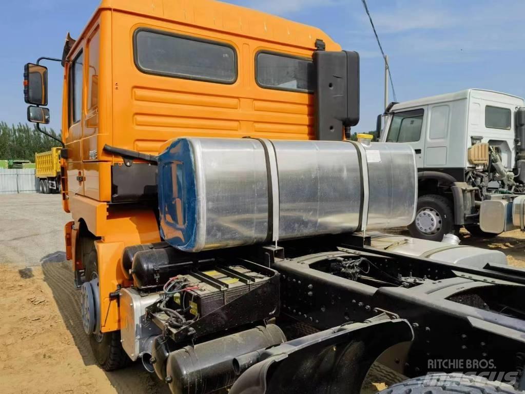 Shacman F3000 6X4 Vetopöytäautot