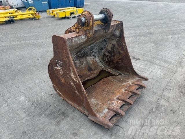 CAT M 320 BUCKET Kaivuulaitteet