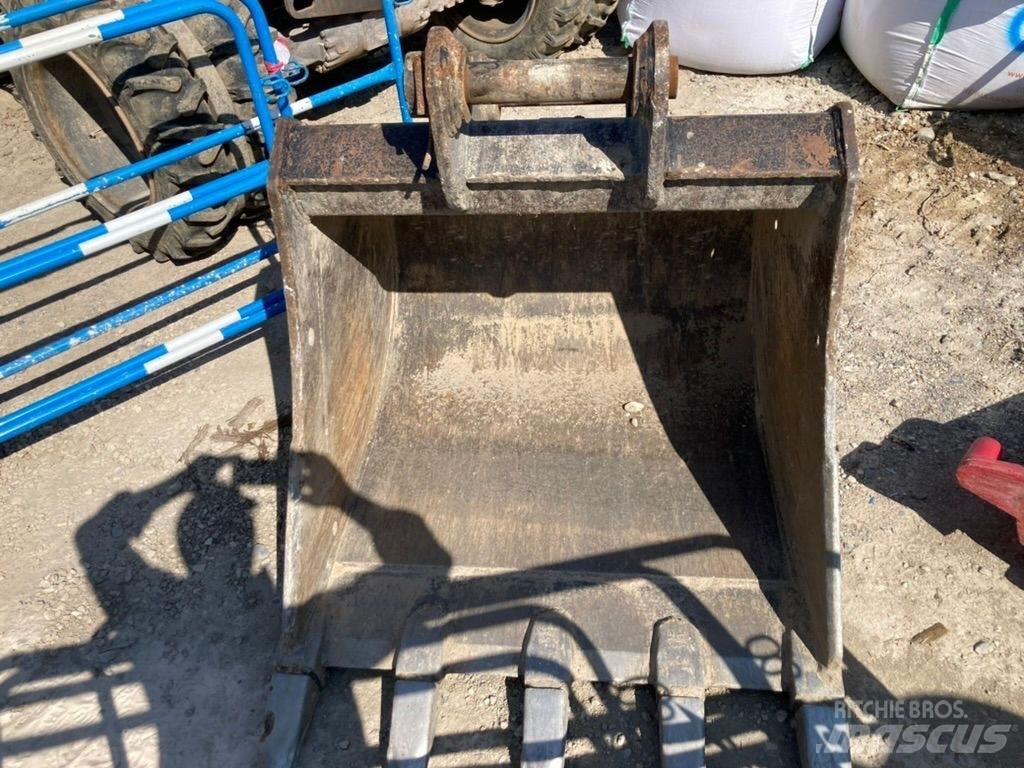 Hitachi ZX 135 US-6 Telakaivukoneet