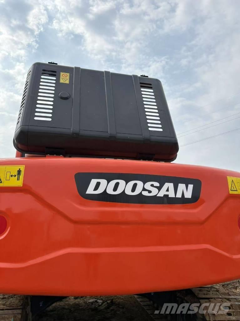 Doosan DX225LC-9C Telakaivukoneet