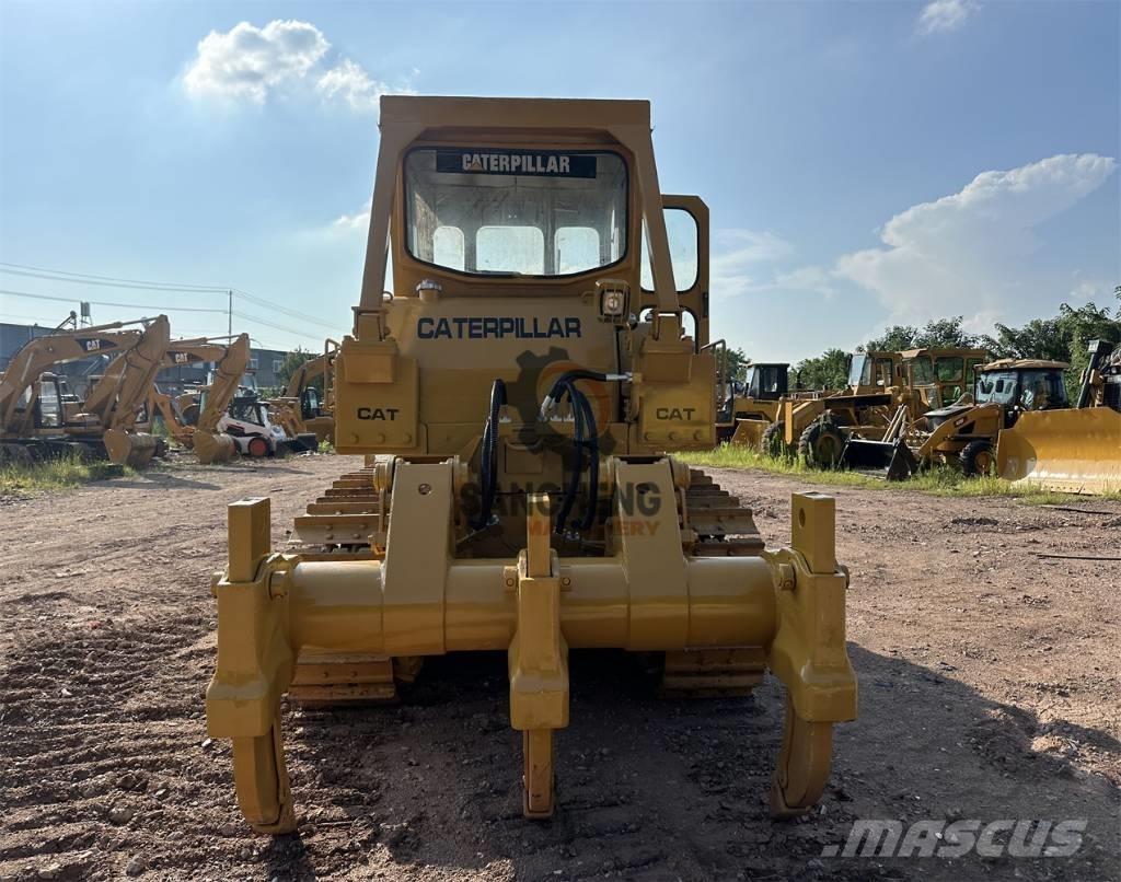 CAT D7G Telaketjupuskutraktorit