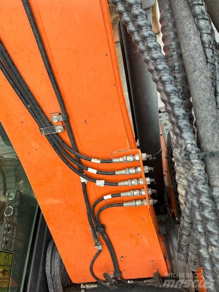 Doosan DX 140 LCR Telakaivukoneet