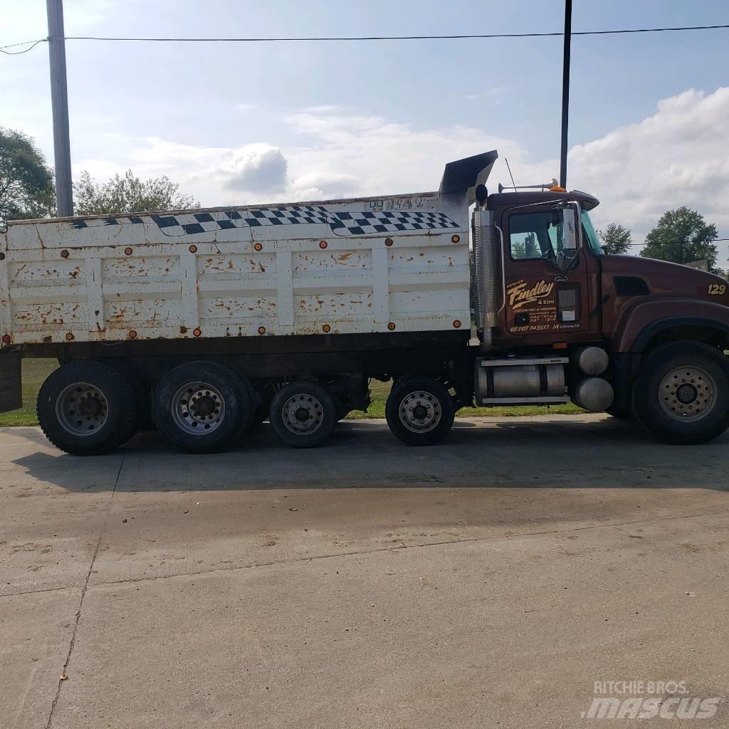 Mack CV 713 Sora- ja kippiautot