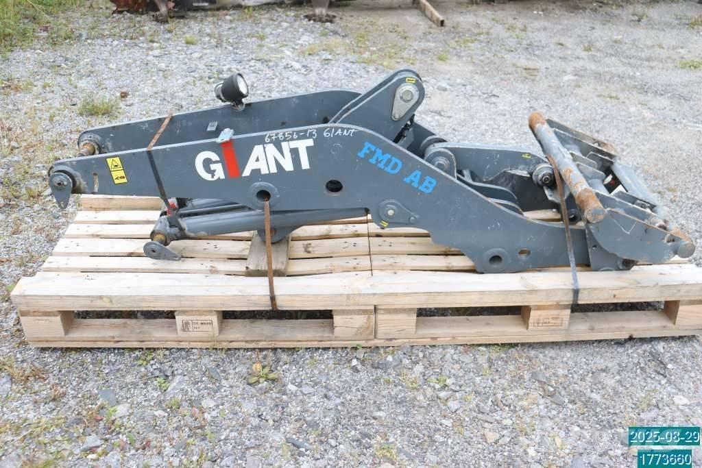 GiANT V 6004 T Pienkuormaajat