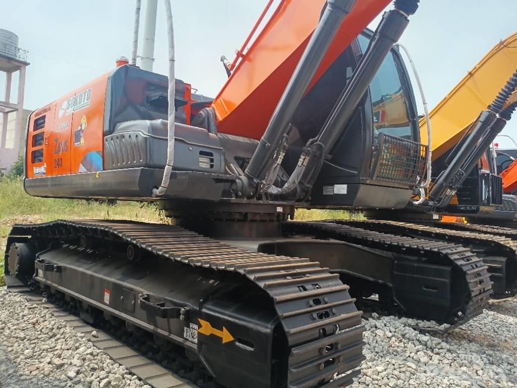Hitachi ZX 240 Telakaivukoneet