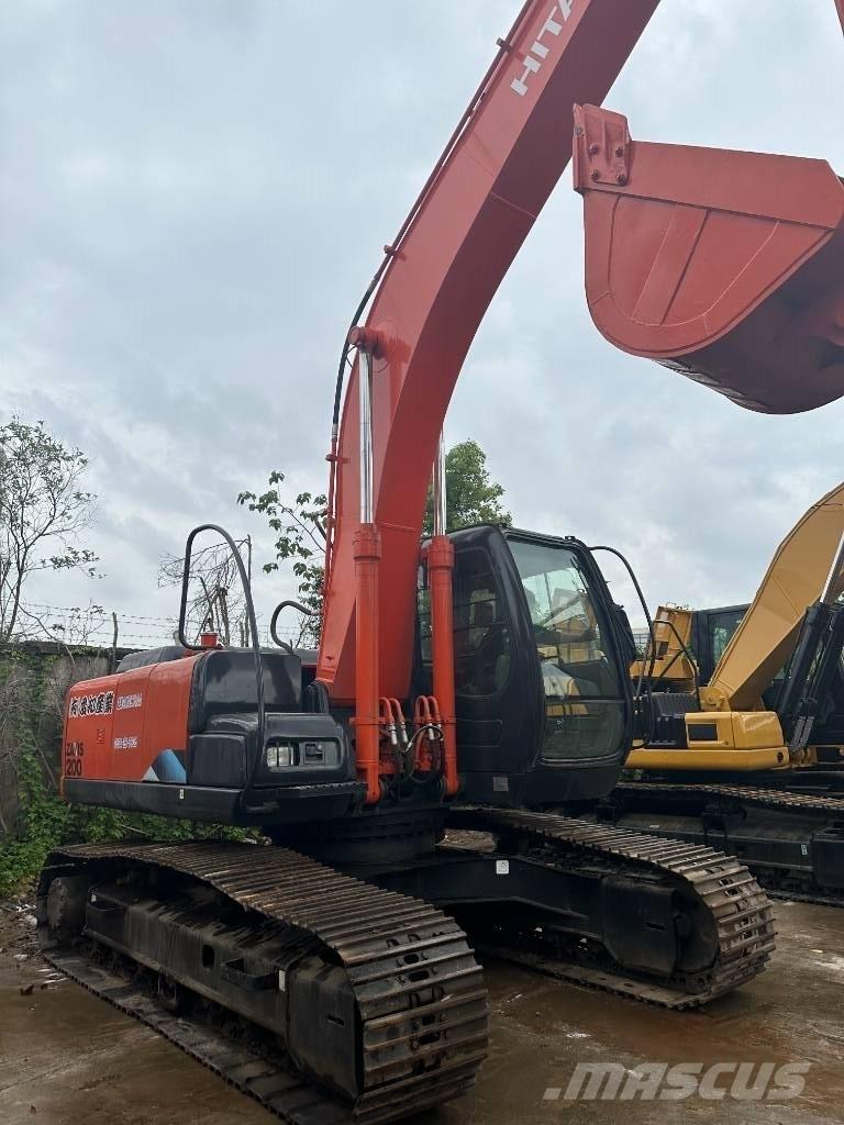 Hitachi ZX 200 Telakaivukoneet