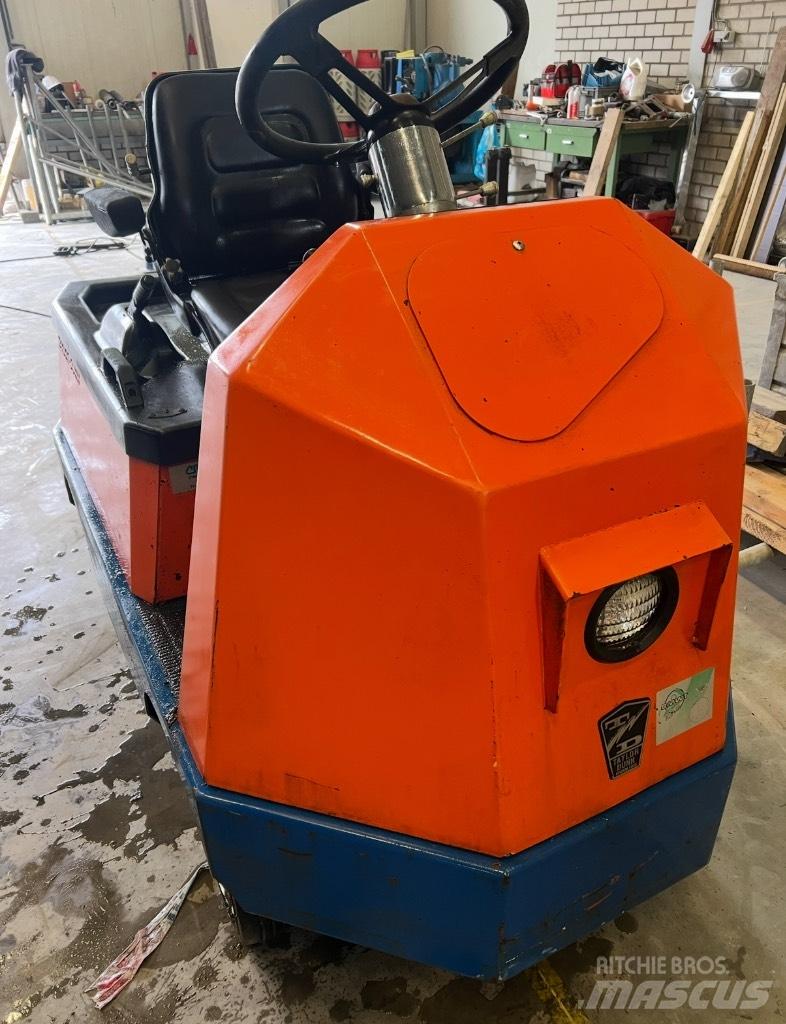Taylor-Dunn C425 Vetotrukit