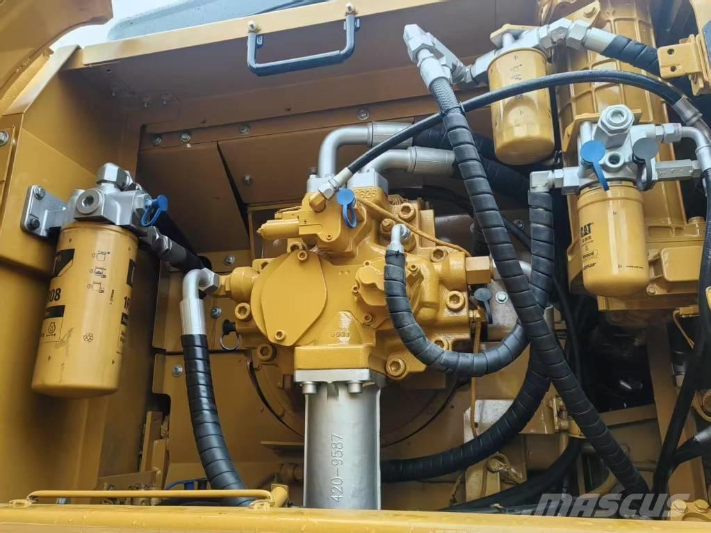 CAT 340 Telakaivukoneet