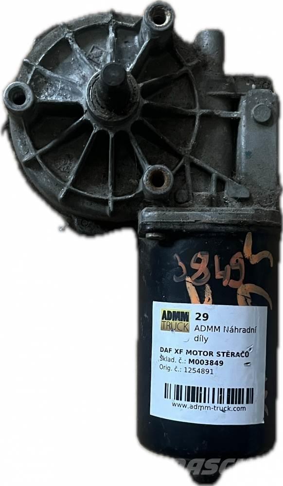 DAF XF MOTOR STĚRAČŮ Moottorit