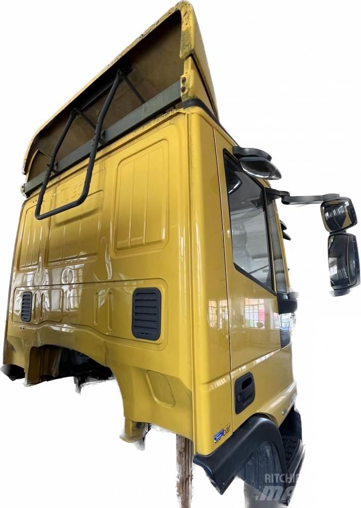 Iveco EUROCARGO KABINA Ohjaamot ja sisustat