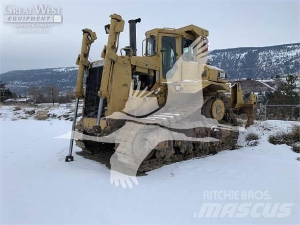 CAT D9N Telaketjupuskutraktorit