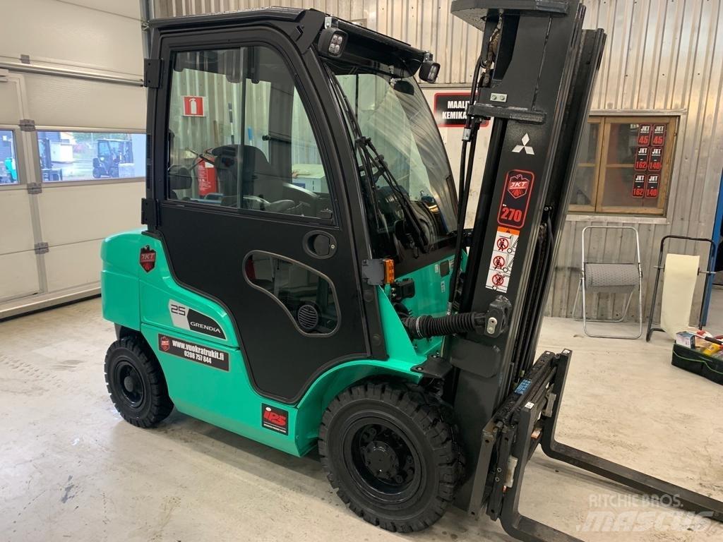 Mitsubishi FD25N3 Dieseltrukit
