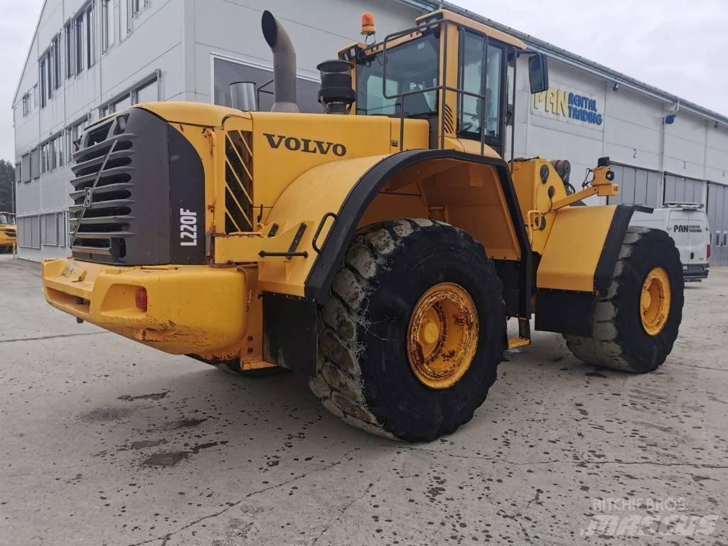Volvo L220F Pyöräkuormaajat
