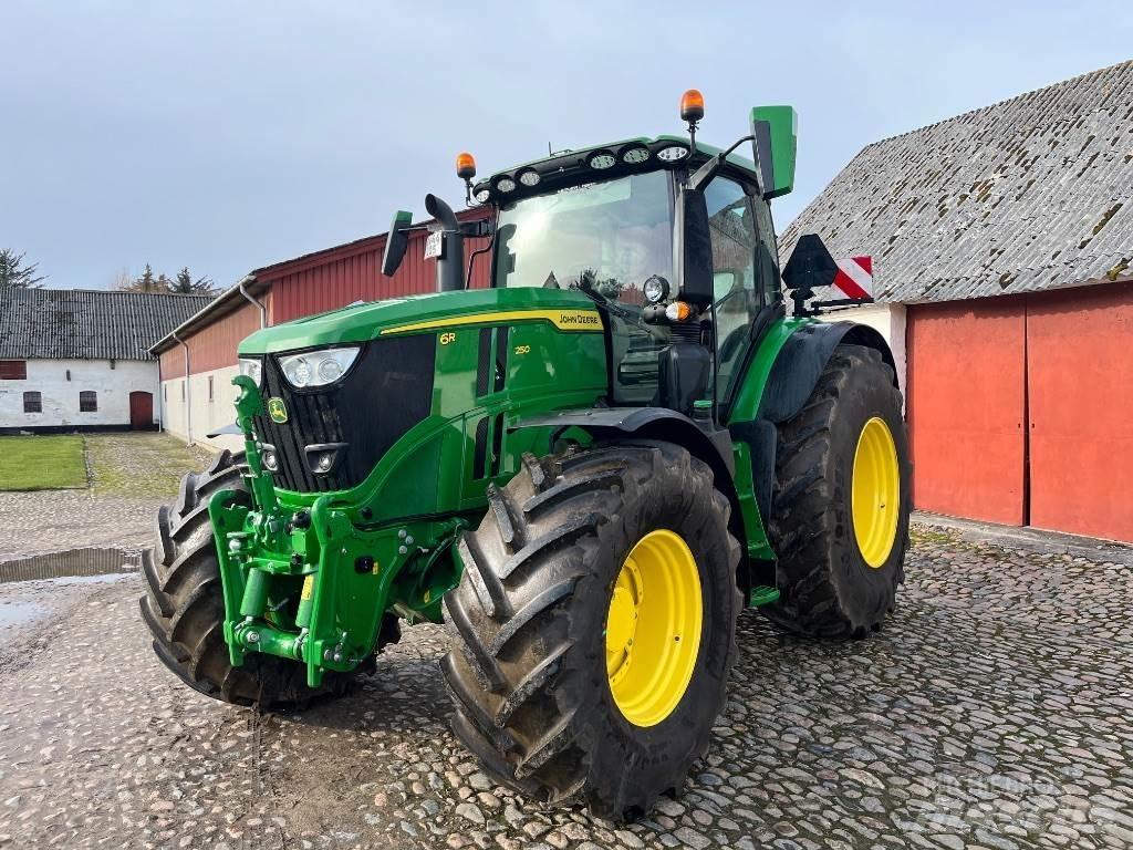 John Deere 6R 250 Traktorit