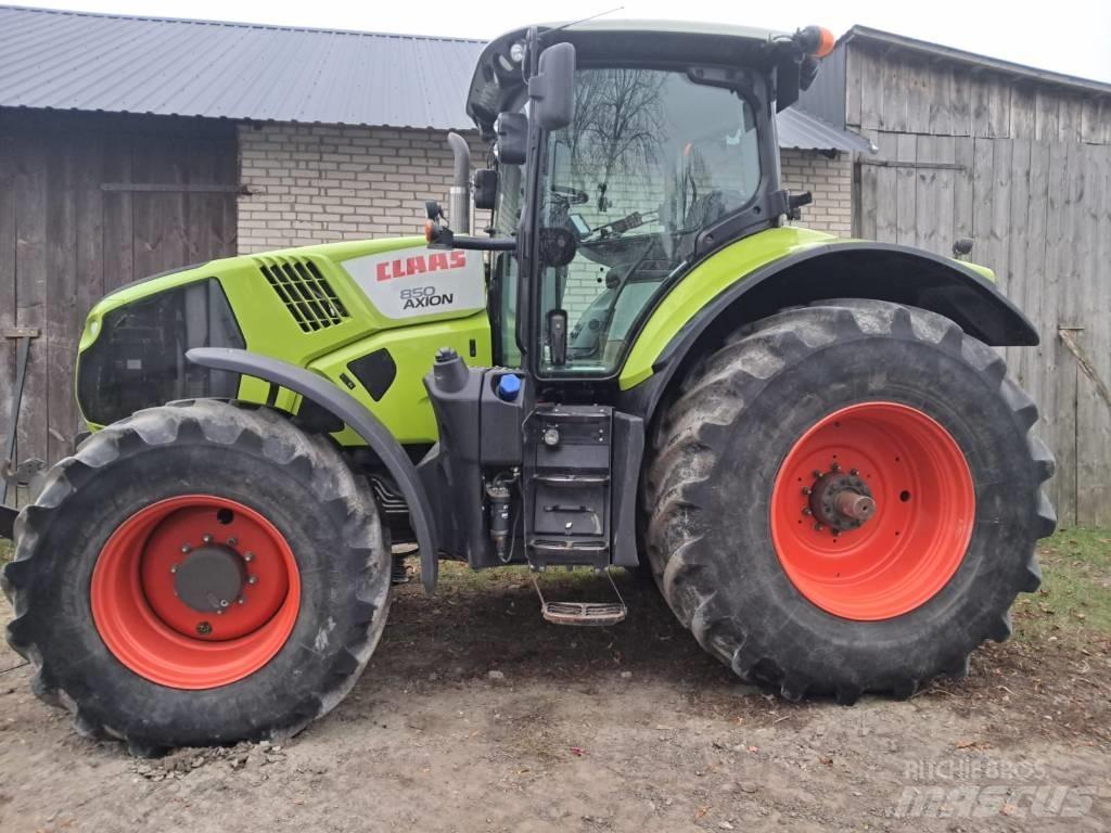 CLAAS Axion 850 Traktorit