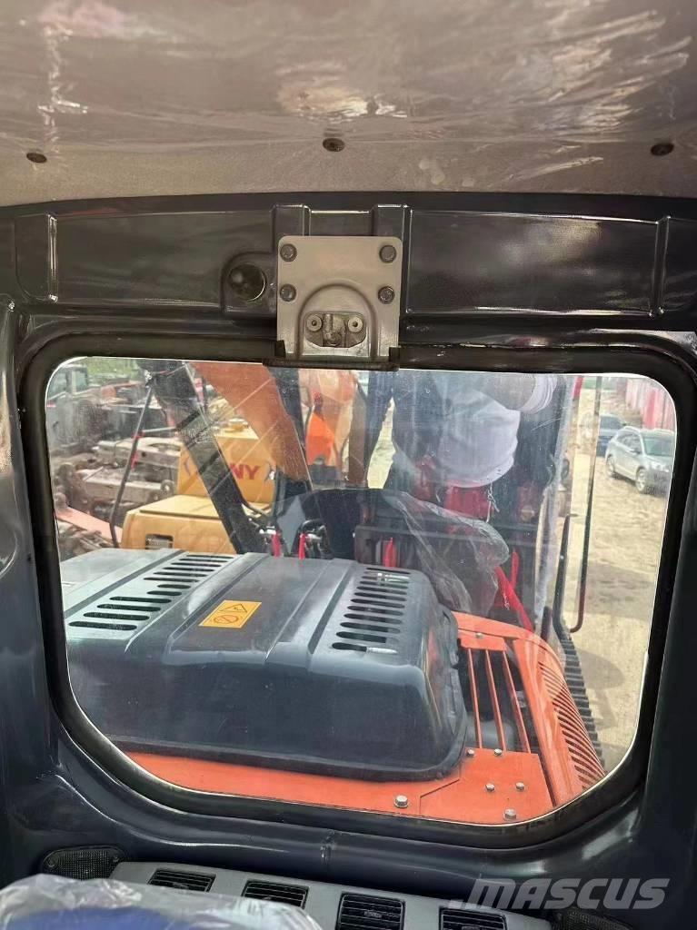 Hitachi 130 Telakaivukoneet