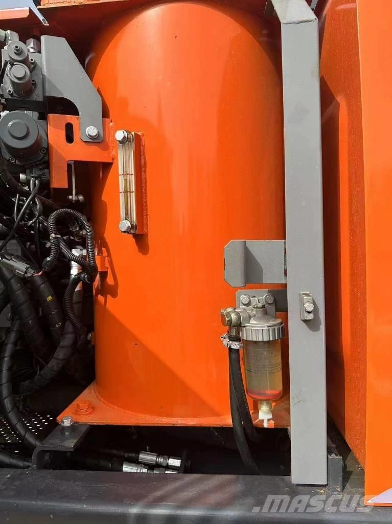 Hitachi 130 Telakaivukoneet