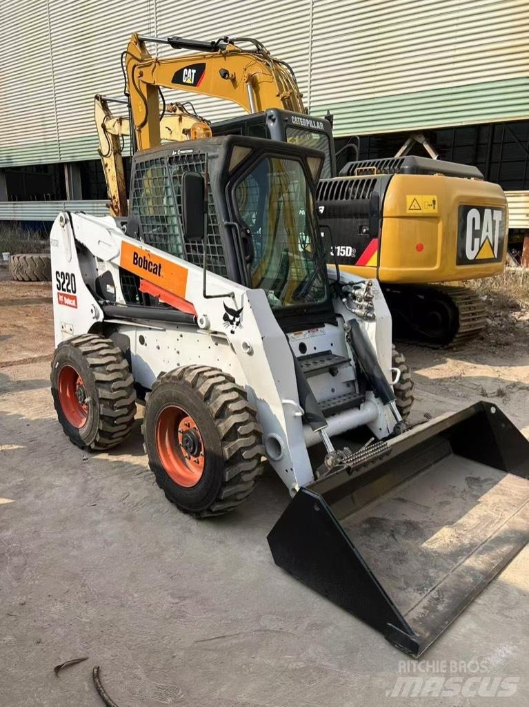 Bobcat S 220 Liukuohjatut kuormaajat