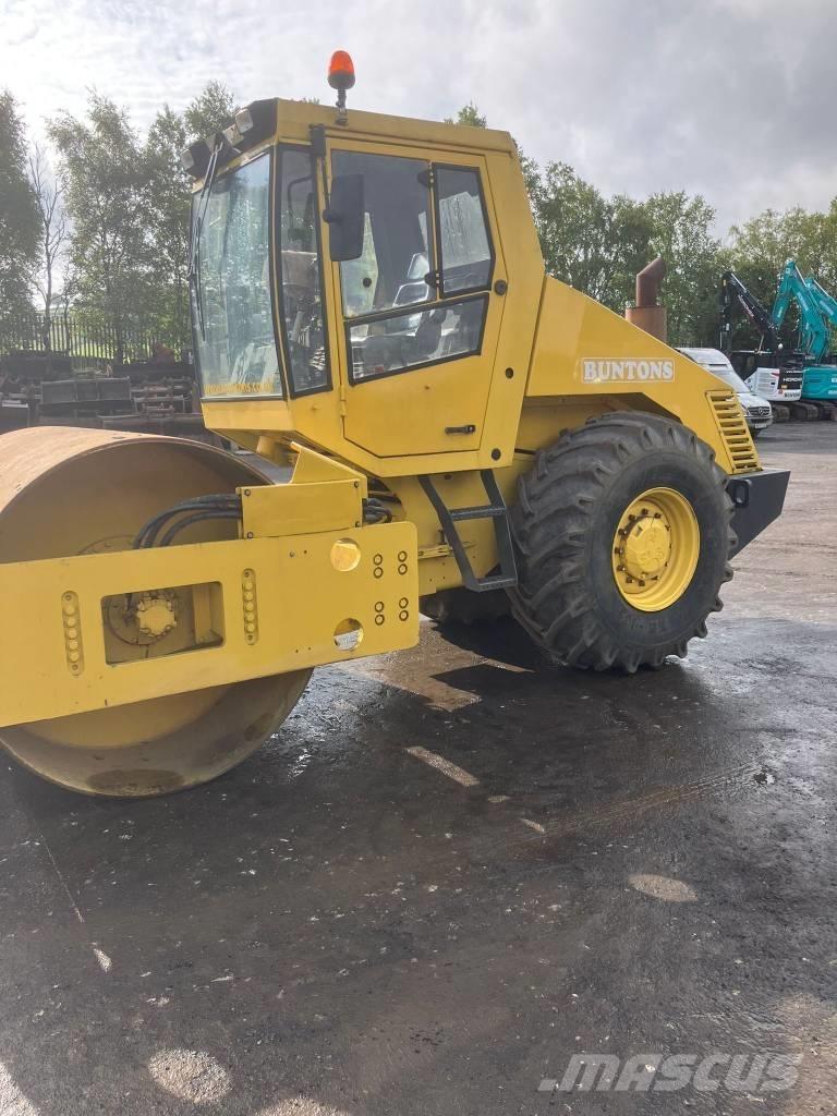 Bomag BW 213 Yksivalssijyrät