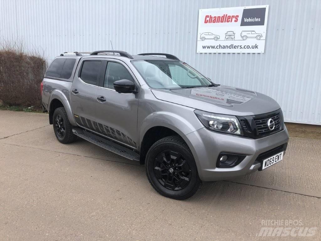 Nissan Navara Lava-autot