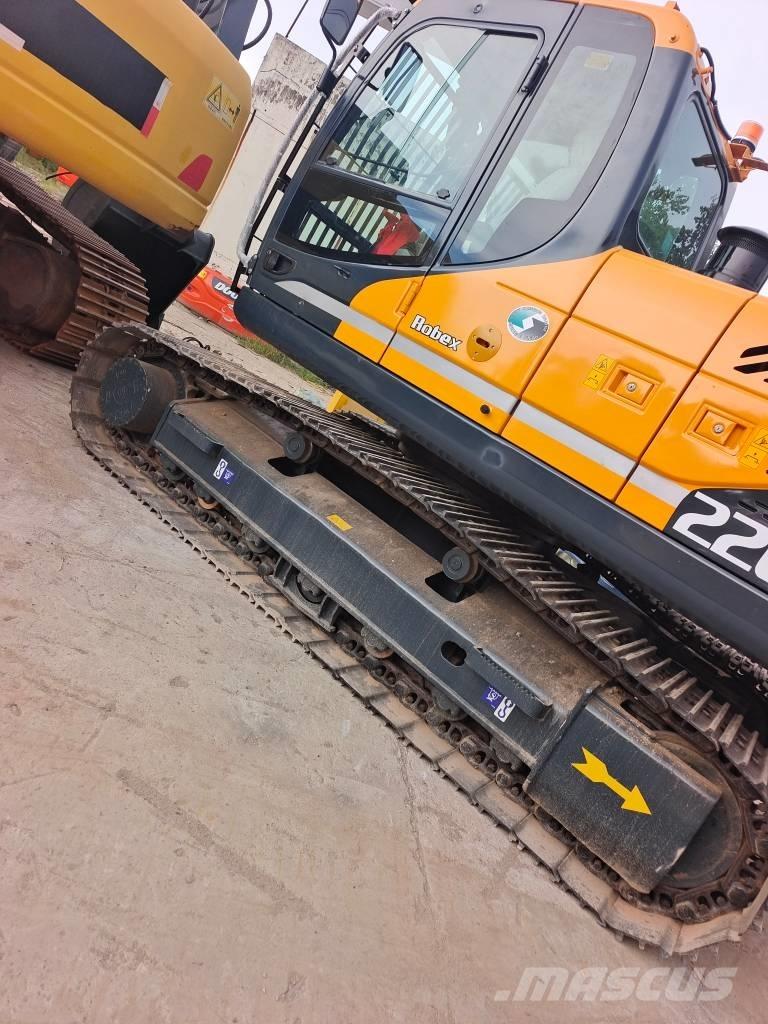 Hyundai 220 LC -9S Telakaivukoneet