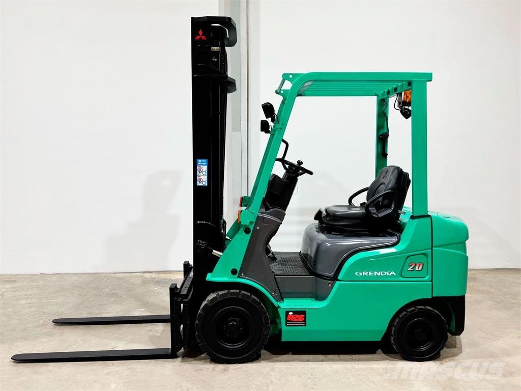 Mitsubishi FD20NT Diesel trucks