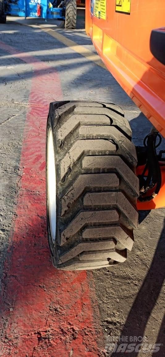 JLG 460SJ Teleskooppipuominostimet