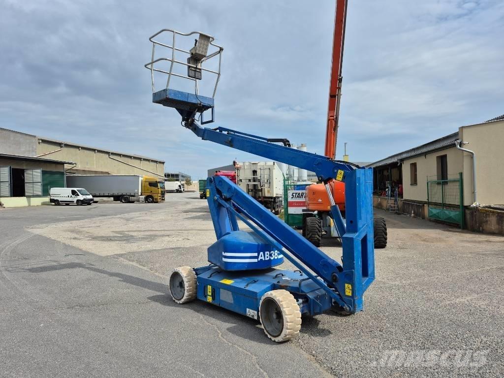UpRight AB38 Kuukulkijat