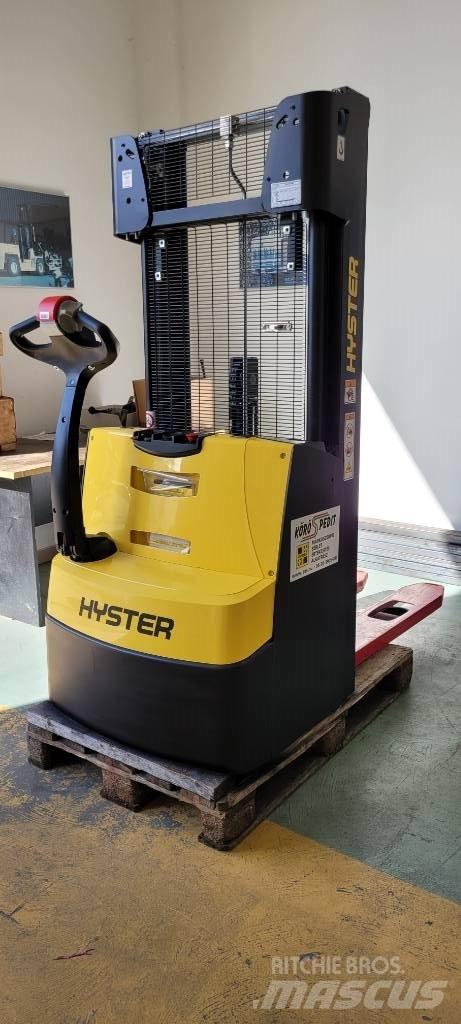 Hyster S 1.0 Käyden ajettavat pinoamistrukit