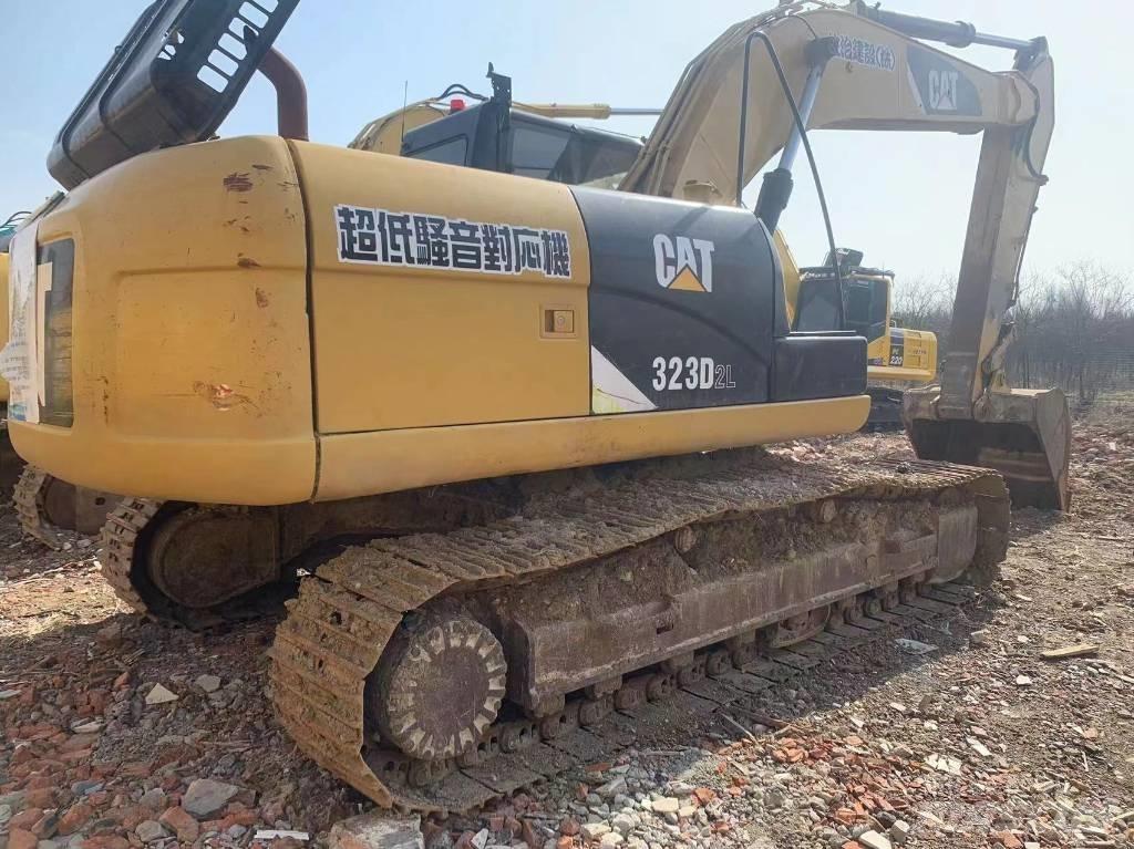 CAT 323D2 Telakaivukoneet