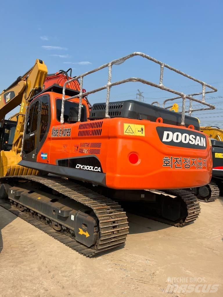 Doosan DX300 Pyöräkaivukoneet