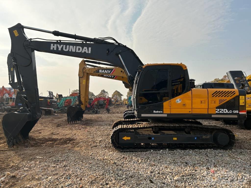 Hyundai R220LC-9S Telakaivukoneet