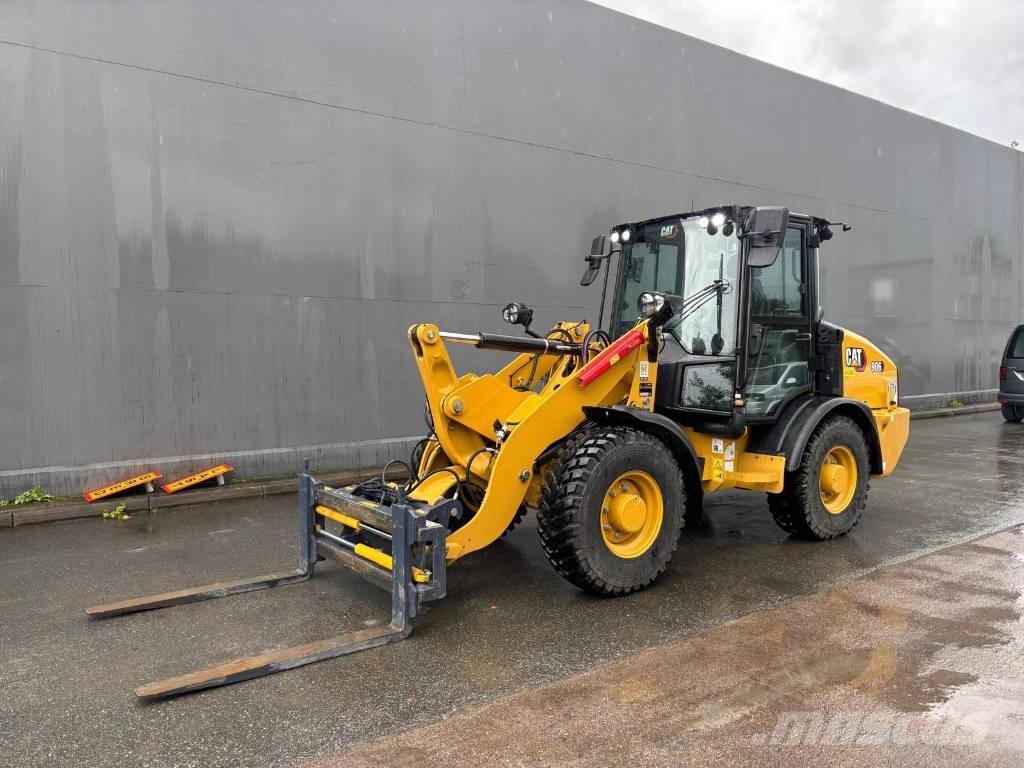 CAT 906 Pyöräkuormaajat