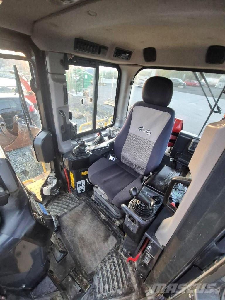 Komatsu D65 pxi Telaketjupuskutraktorit