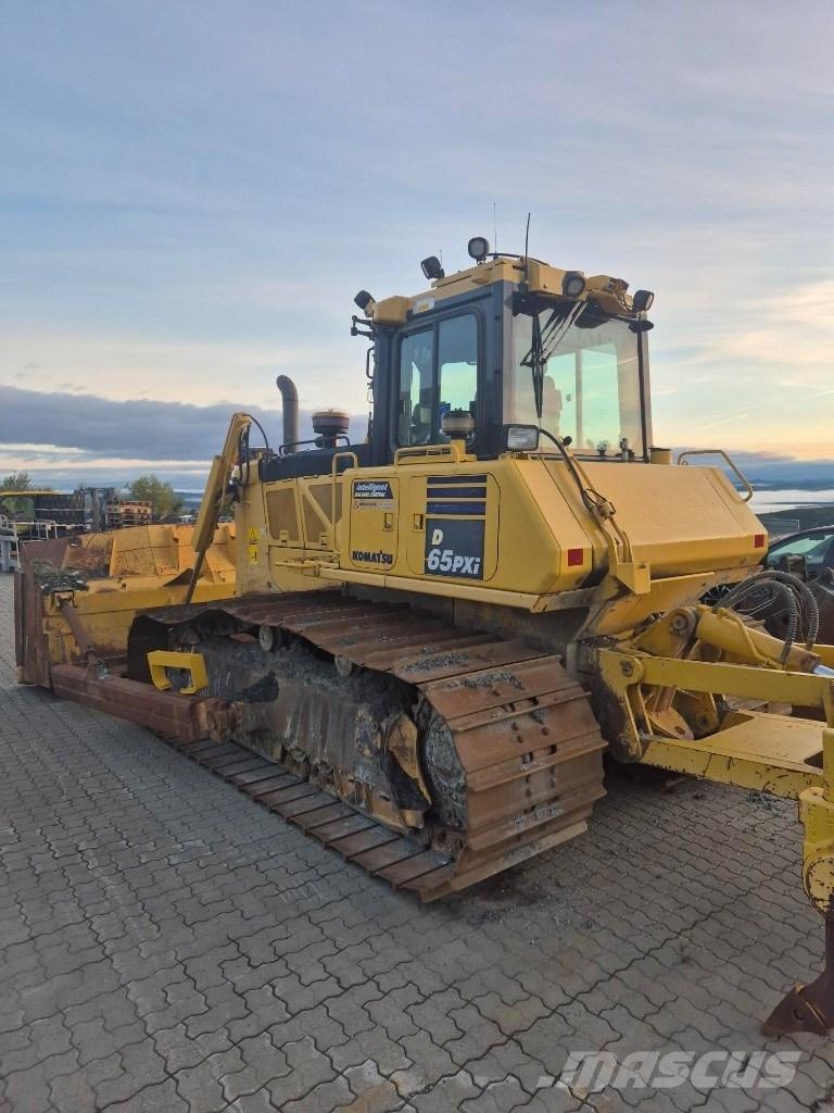 Komatsu D65 pxi Telaketjupuskutraktorit