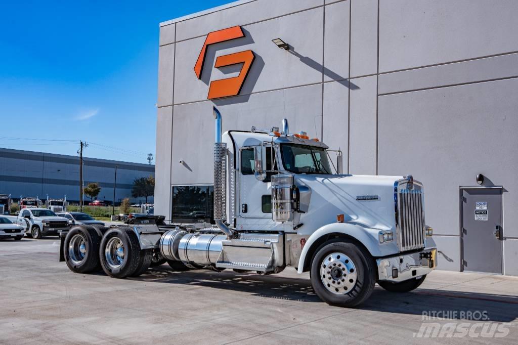Kenworth W900 Vetopöytäautot
