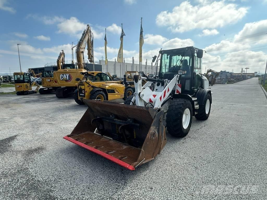 CAT 908 M Pyöräkuormaajat
